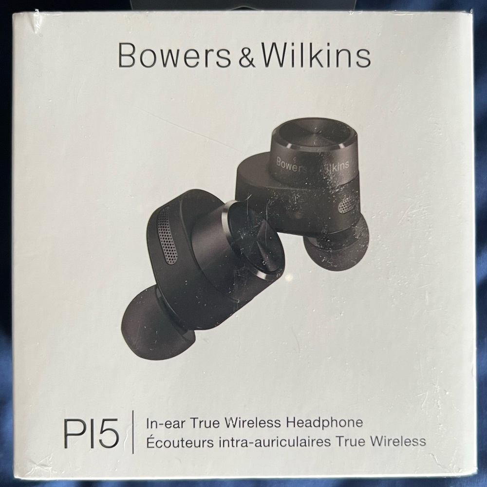 Bowers and Wilkins Bluetooth wireless in ear headphone brand new